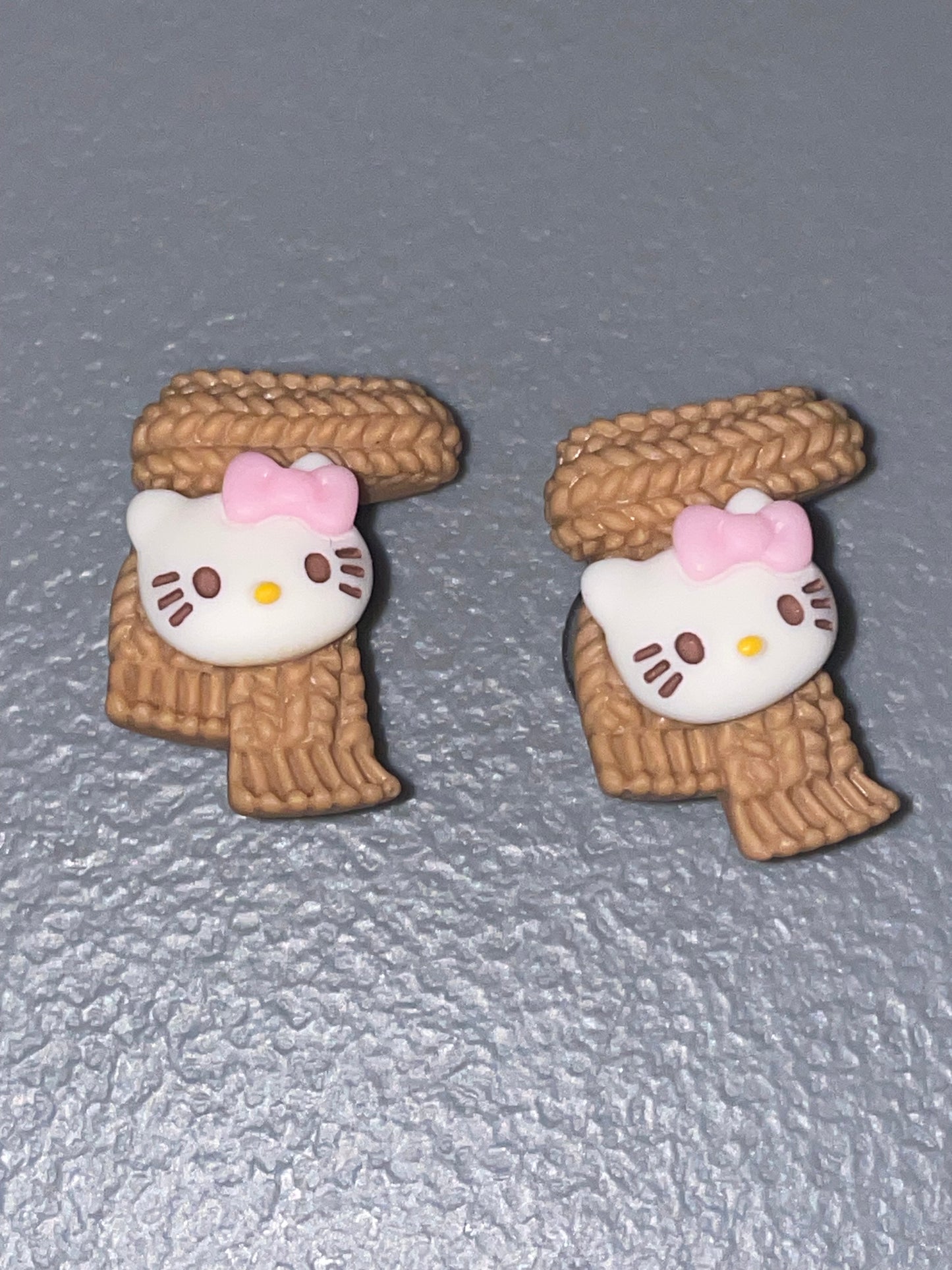 Hello Kitty Croc Charms Pairs