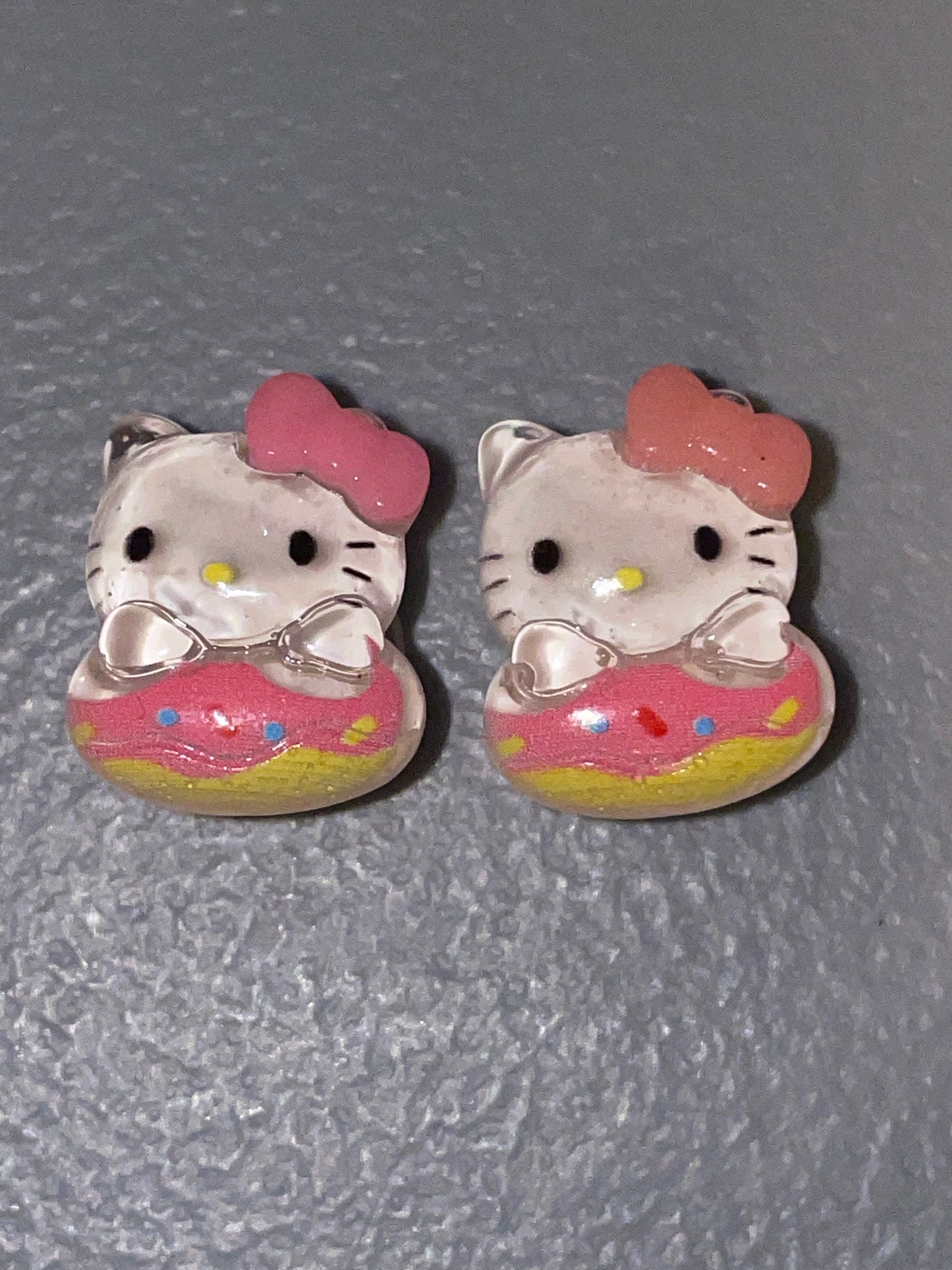 Hello Kitty Croc Charms Pairs